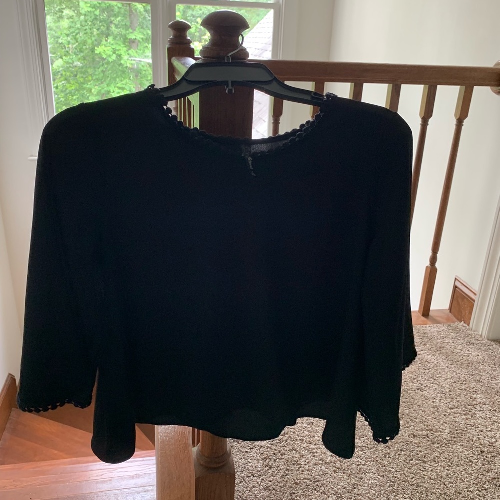 Black Croptop